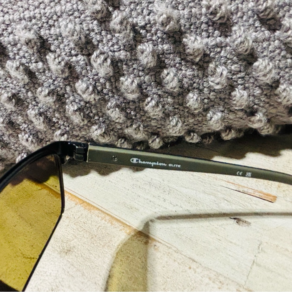 Like new! Champion Elite Black Frames CUFl006004CG - Picture 4 of 5